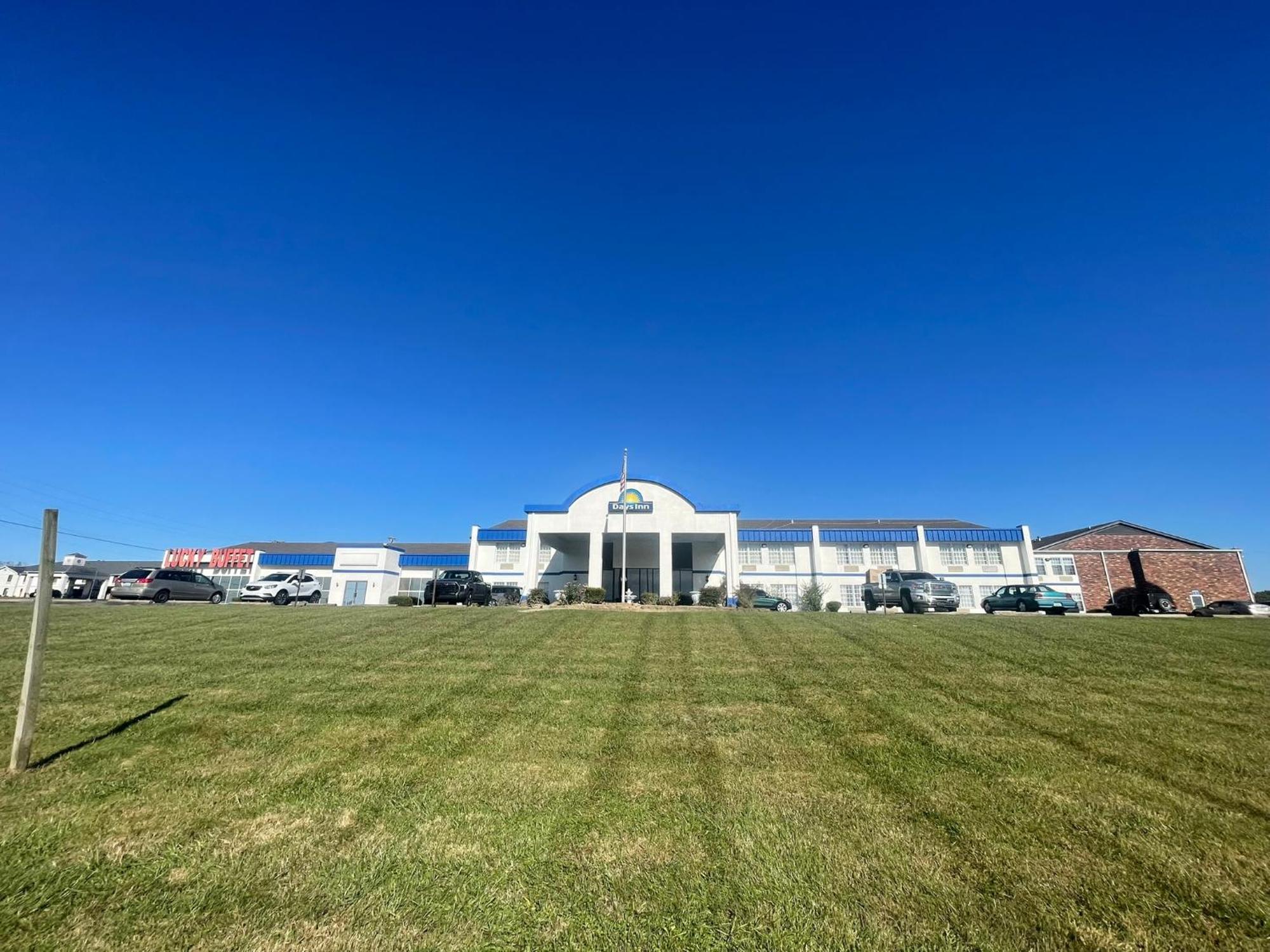 Days Inn By Wyndham Madisonville Kültér fotó