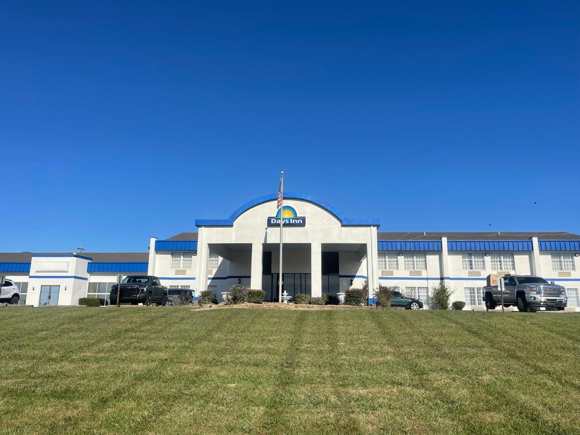 Days Inn By Wyndham Madisonville Kültér fotó